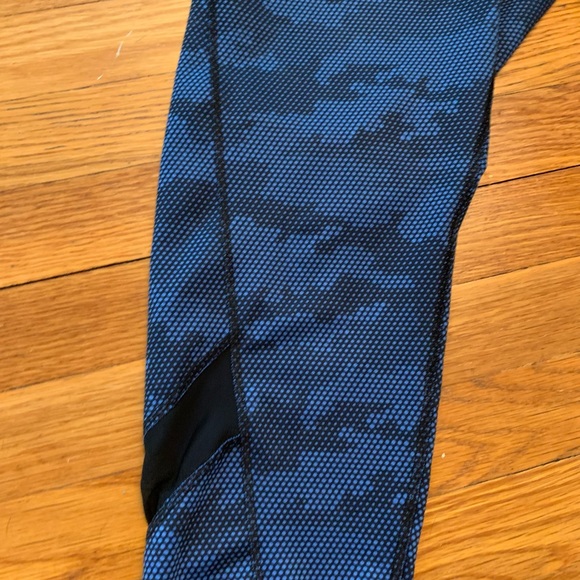 Blue & Black Camouflage High Waist Capri Leggings - Picture 7 of 7